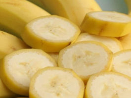Оказывается, одно из самых лучших решении для избавления от морщин, это банан, вот 4 проверенных женщинами рецептa